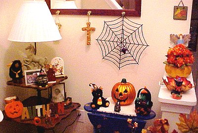 foyer decorated for Hallowe'en