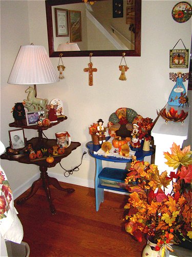 Foyer decked out for Thanksgiving